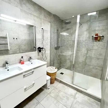 Appartement En Centre-Ville Bussy-Saint-Georges Exterior foto
